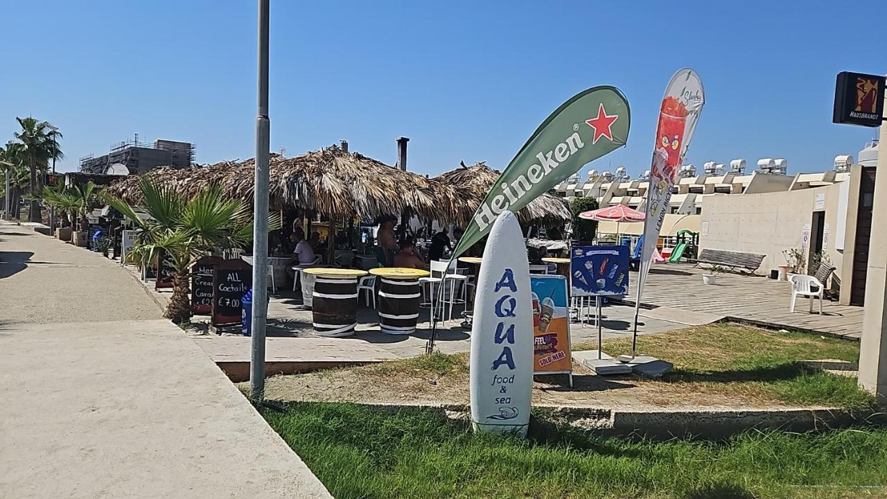 Julie'S Beach House オロクリニ エクステリア 写真