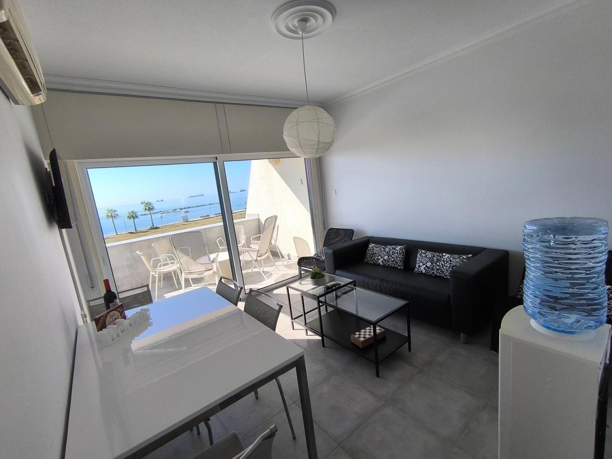 Julie'S Beach House オロクリニ エクステリア 写真